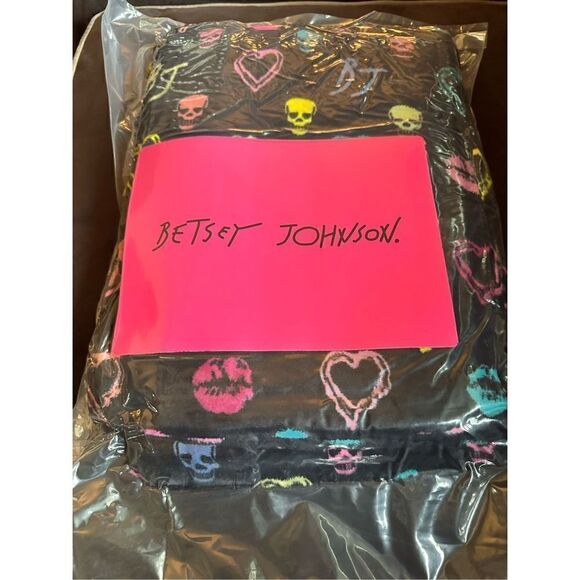 Betsey Johnson Black Blanket with Neon Accents - Picture 7 of 10